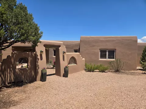53 Vallecito Rd, Santa Fe, NM 87506