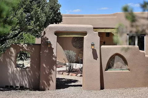 53 Vallecito Rd, Santa Fe, NM 87506