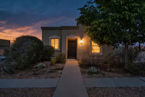 42 Calle Agua Clara, Santa Fe, NM 87508