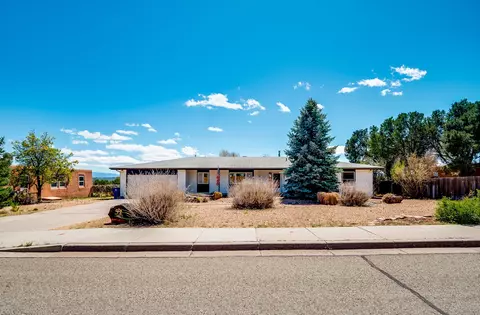 51 Grand Canyon Dr, White Rock, NM 87547