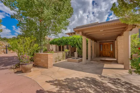 409 Brownell Howland Rd, Santa Fe, NM 87501
