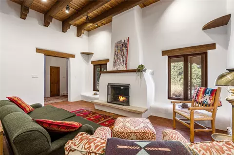 1221 Bishops Lodge Rd, Santa Fe, NM 87501
