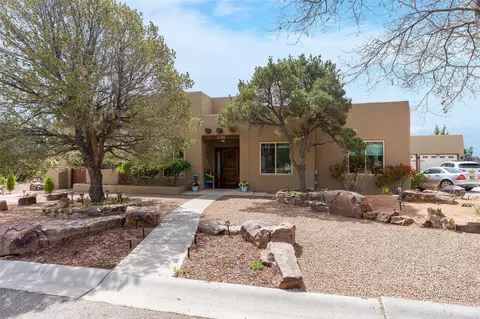 4398 Laughing Crow Ln, Santa Fe, NM 87507