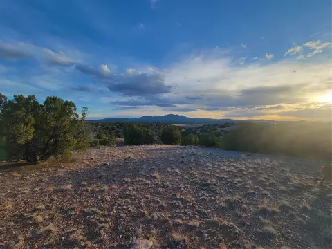 218 Horny Toad Rd, Santa Fe, NM 87010