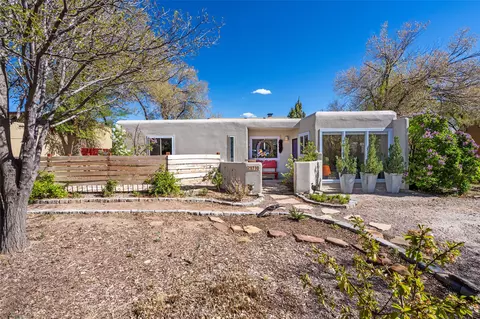 1710 Medio, Santa Fe, NM 87501