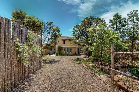 97 Quartz Trl, Santa Fe, NM 87505
