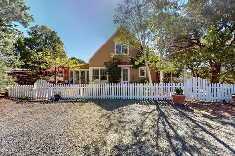 15 Toltec Rd, Santa Fe, NM 87505