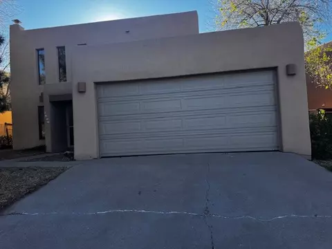 2931 Viaje Pavo Real, Santa Fe, NM 87505