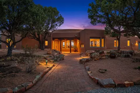 40 N Vuelta Herradura, Santa Fe, NM 87506