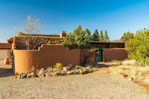 9 Domingo Rd, Santa Fe, NM 87508