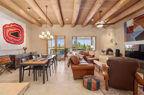 97 Avenida Aldea, Santa Fe, NM 87507