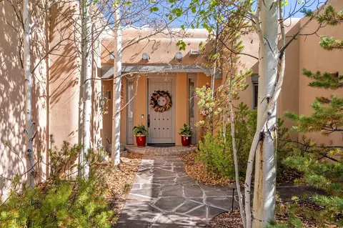 14 Avenida Aldea, Santa Fe, NM 87507