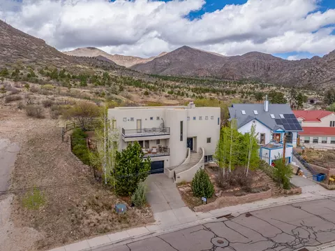 2385 48th, Los Alamos, NM 87544