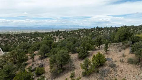 2567 Atalaya Hills Trl, Santa Fe, NM 87505
