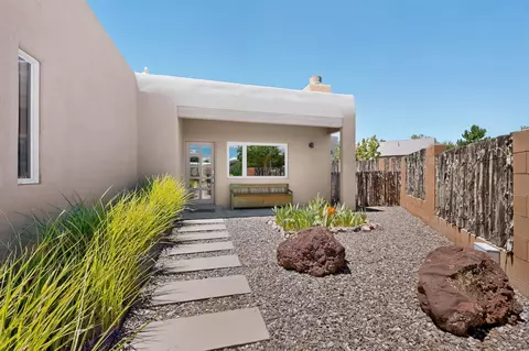 1522 Calle Redondo, Santa Fe, NM 87505