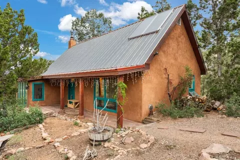 87 Quartz Trl, Santa Fe, NM 87505