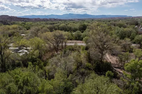 332 Juan Medina, Chimayo, NM 87522