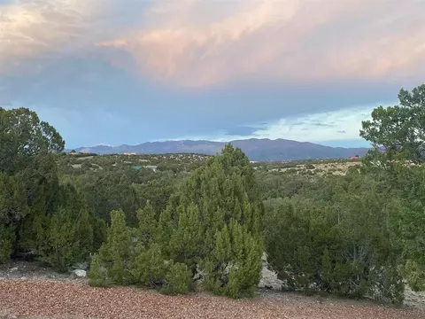 18 Sundance Dr, Santa Fe, NM 87506
