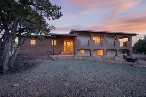 1302 Amarante Rd, Santa Fe, NM 87507