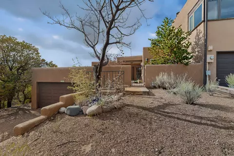 279 Loma Entrada, Santa Fe, NM 87501