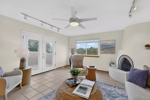 279 Loma Entrada, Santa Fe, NM 87501