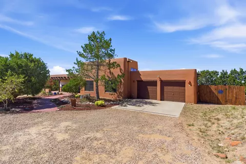 5 Avalon Pl, Santa Fe, NM 87508