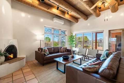 22 Descanso Rd, Santa Fe, NM 87506