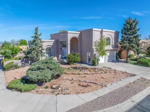 7421 Saratoga Ln, Santa Fe, NM 87507