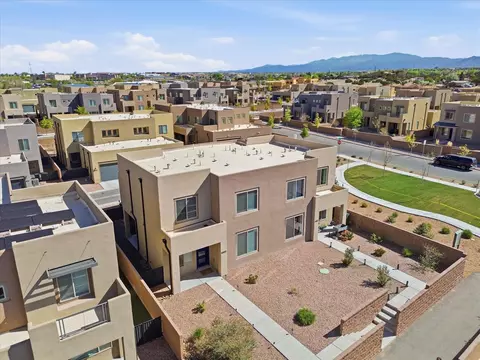 5003 Wheeler Ln, Santa Fe, NM 87507