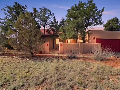 19 Aventura Rd, Santa Fe, NM 87508