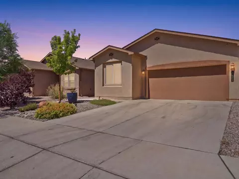 5221 Camino Del Griego, Santa Fe, NM 87507