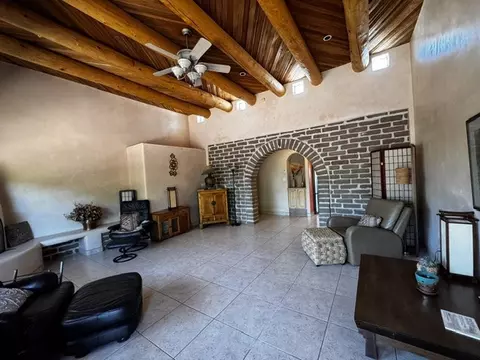 7 Azulejo Ct W, Santa Fe, NM 87508