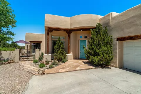 79 Chili Line Rd E, Santa Fe, NM 87508