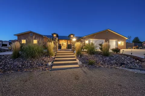 15 W Serena Ln, Santa Fe, NM 87508