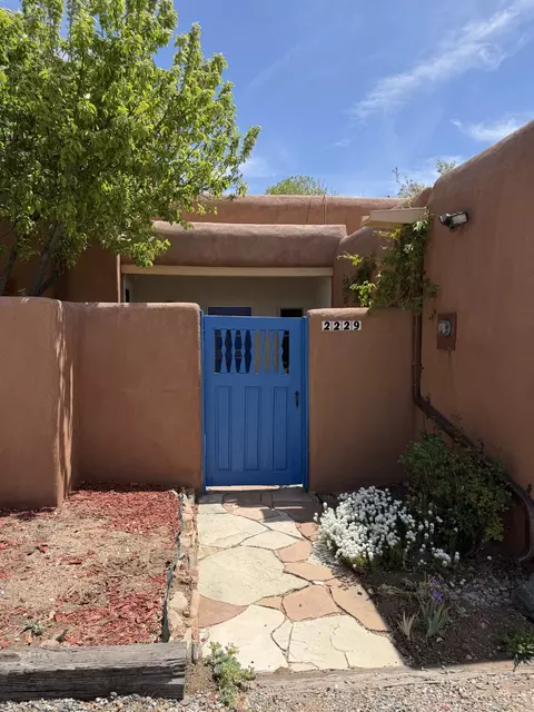 2229 Paseo De Los Chamisos, Santa Fe, NM 87505