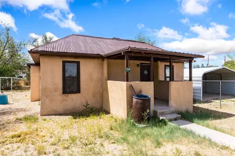704 Loring Ave, Estancia, NM 87016