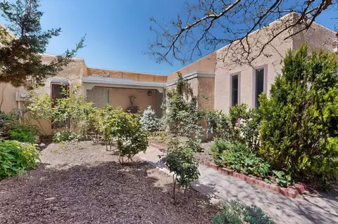 3248 Calle De Molina, Santa Fe, NM 87507