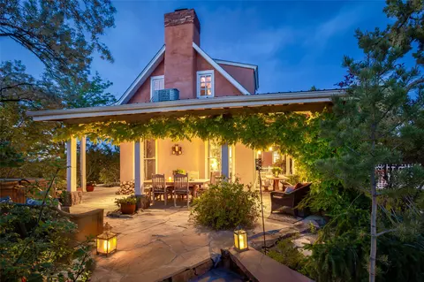 30 Estrellas De Tano, Santa Fe, NM 87506