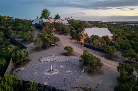 30 Estrellas De Tano, Santa Fe, NM 87506