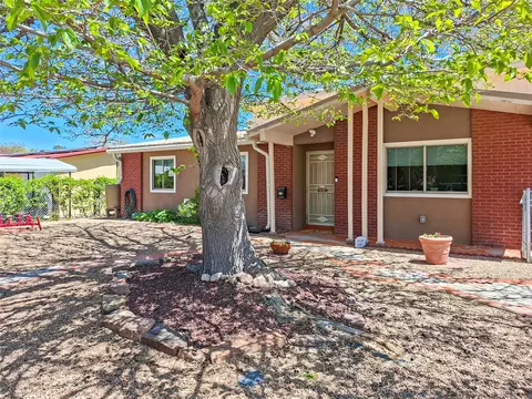 2433 Avenida De Las Estrellas, Santa Fe, NM 87507