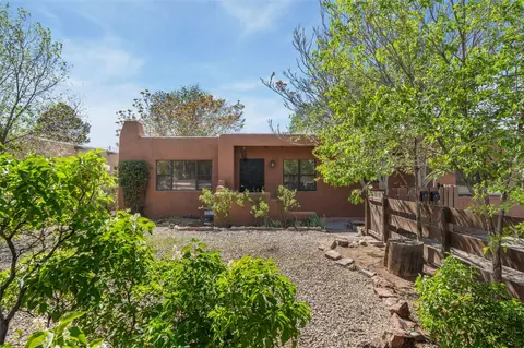 1445 Santa Cruz Dr, Santa Fe, NM 87505