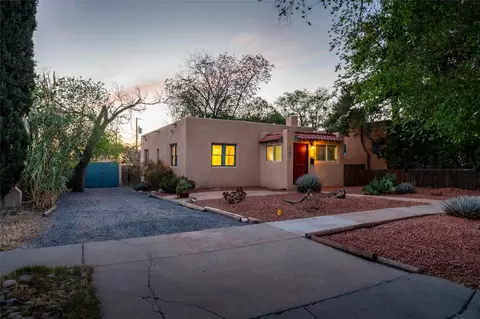 217 Amherst Dr NE, Albuquerque, NM 87106