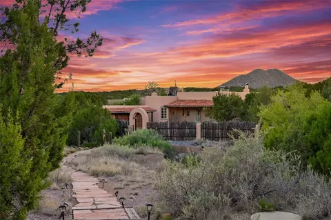 10 Miners Trl, Santa Fe, NM 87508