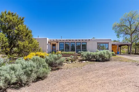615 Barcelona Rd, Santa Fe, NM 87505
