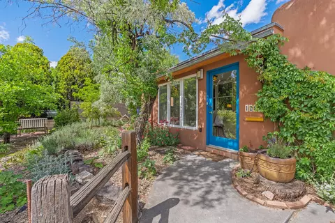 1209 Vitalia, Santa Fe, NM 87505