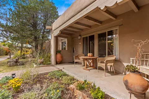 320 Artist #58, Santa Fe, NM 87501