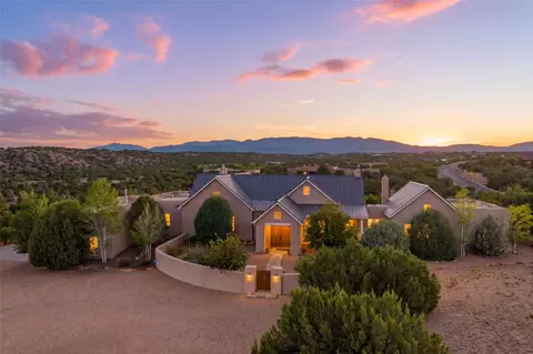 107 Paseo Del Conejo, Santa Fe, NM 87506