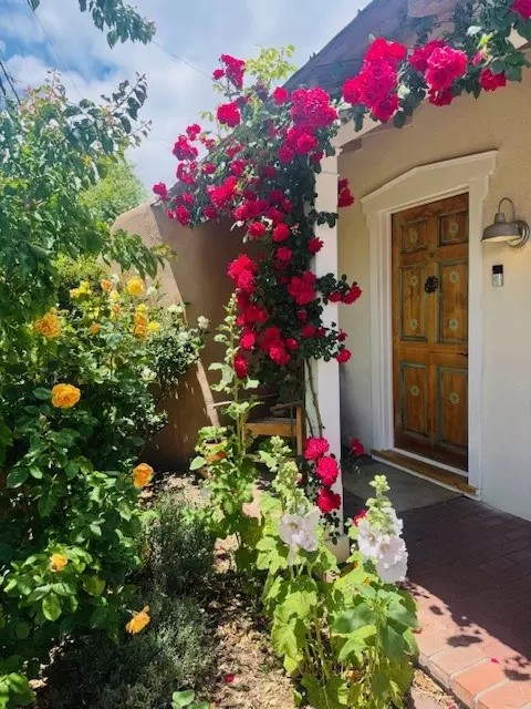 631 W San Francisco #A, Santa Fe, NM 87501