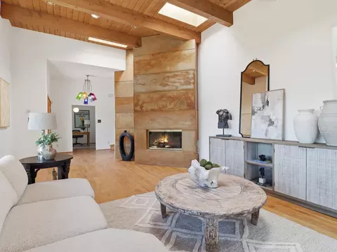 975 Indian Rdg, Santa Fe, NM 87501