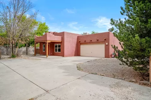 6690 Camino Rojo, Santa Fe, NM 87507